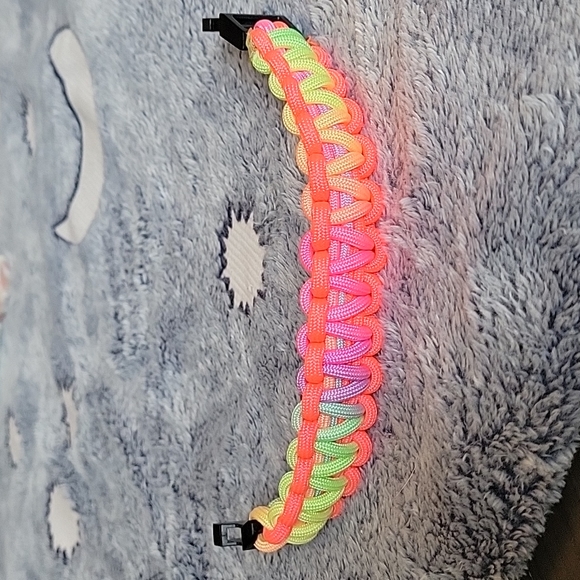 Woman's/child's Paracord Bracelet Lot (Set of 4) - Picture 10 of 12